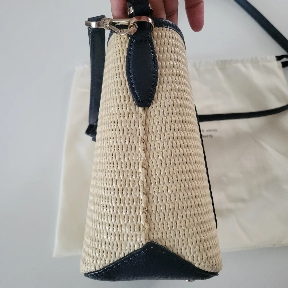 Kate spade Eva  Straw Small Bucket bag.